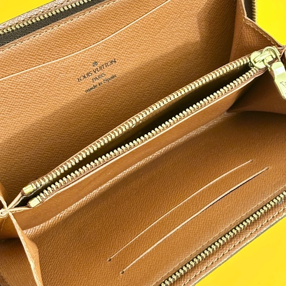 Louis Vuitton Monogram Zipper round Wallet - Picture 7 of 11